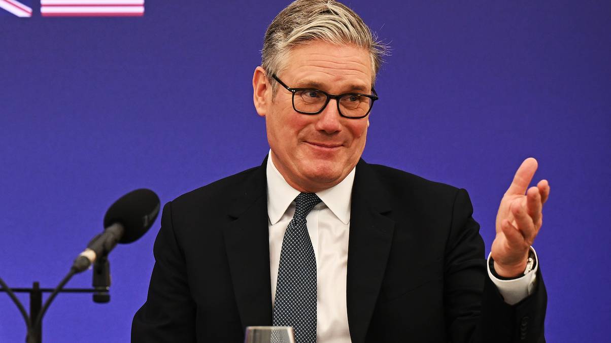 Shockwave Across Britain: Mass Petition Threatens to Derail Controversial ‘BritCard’ Digital ID Mandate!