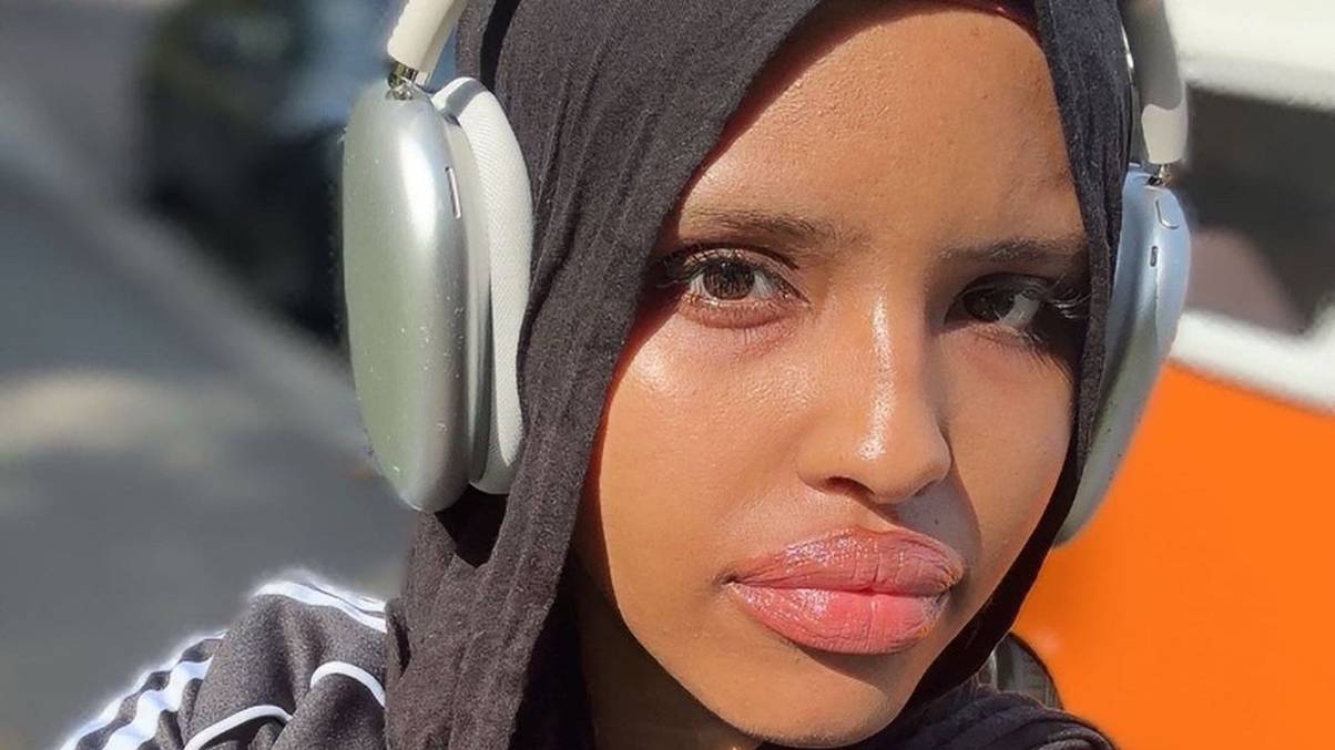 Student’s Chilling Goodbye Messages Reveal Shocking Mystery Inside Ferry-Bound Bus