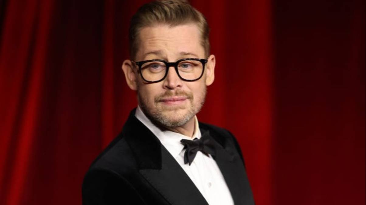 The Secret Warning John Candy Gave Macaulay Culkin About His Father