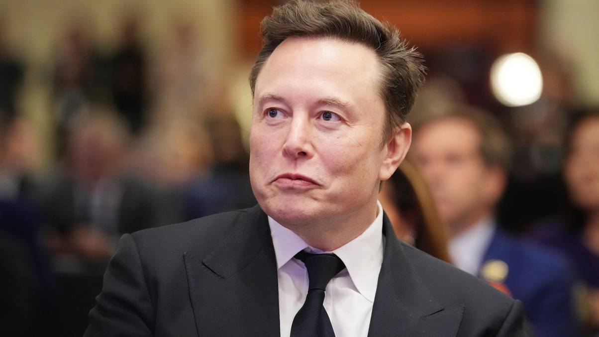 The Untold Story Behind Elon Musk Losing His Throne as the World's Richest Man Revealed!