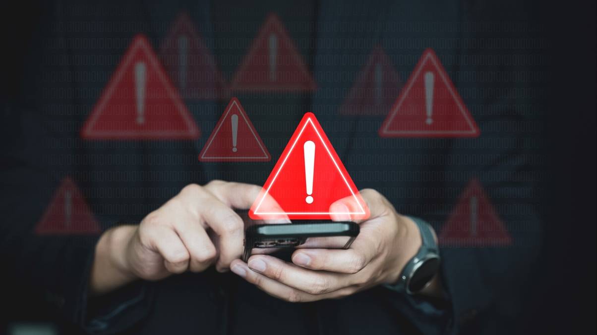 This Weekend’s Emergency Alert Will Shake Phones Nationwide—Here’s the Secret to Silencing It!