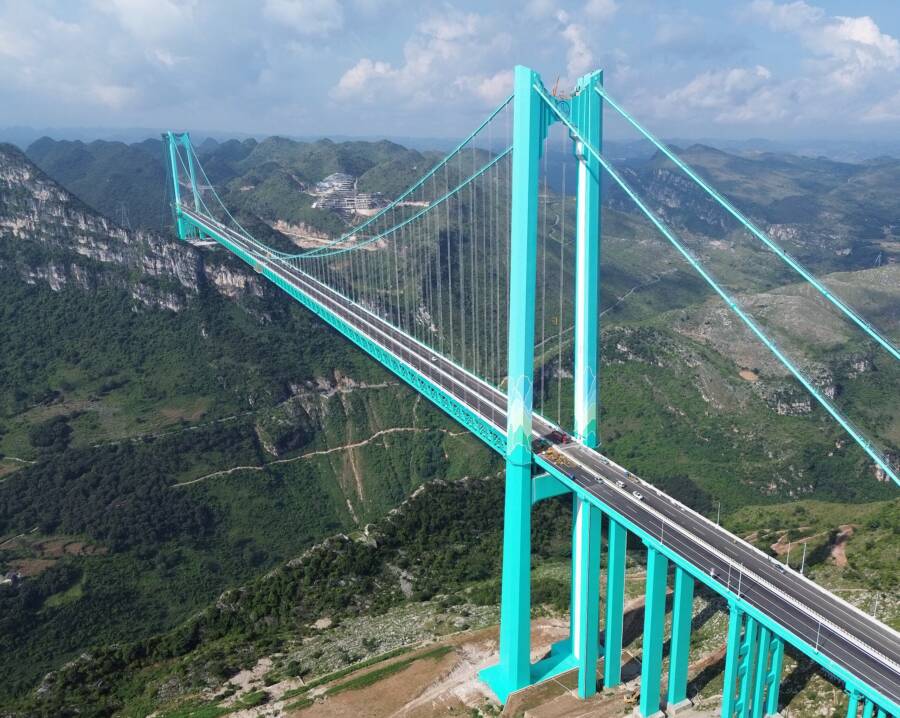 Discover the Breathtaking New Chinese Bridge That Defies Gravity at Over 2,000 Feet High