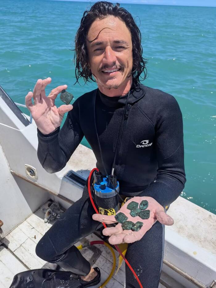 Florida Divers Uncover Stunning Secret: Million-Dollar 1715 Treasure Fleet Coins Resurface After 300 Years