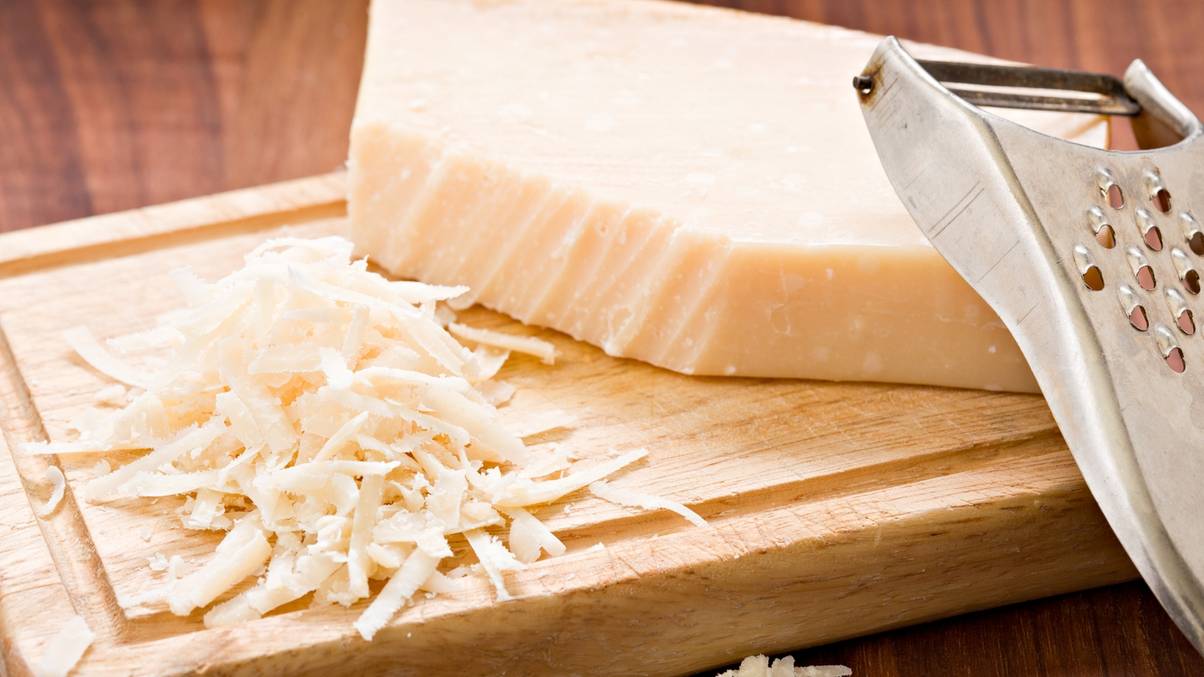 The Shocking Truth Behind Parmesan Cheese That’s Driving Millions to Ditch Dairy Forever