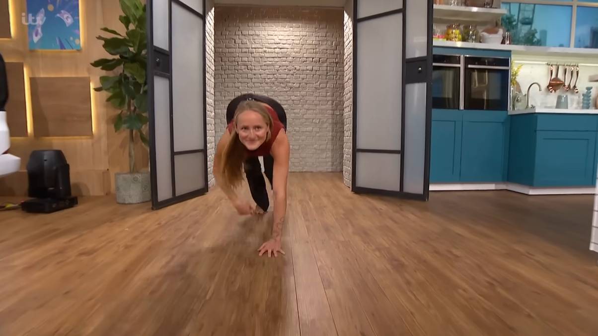 Woman Who Walks on All Fours Unveils Shocking Health Consequences Behind Her Unique Lifestyle