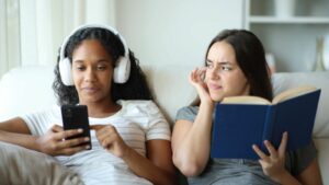 17 Surprising Behaviors Secretly Making People Judge You