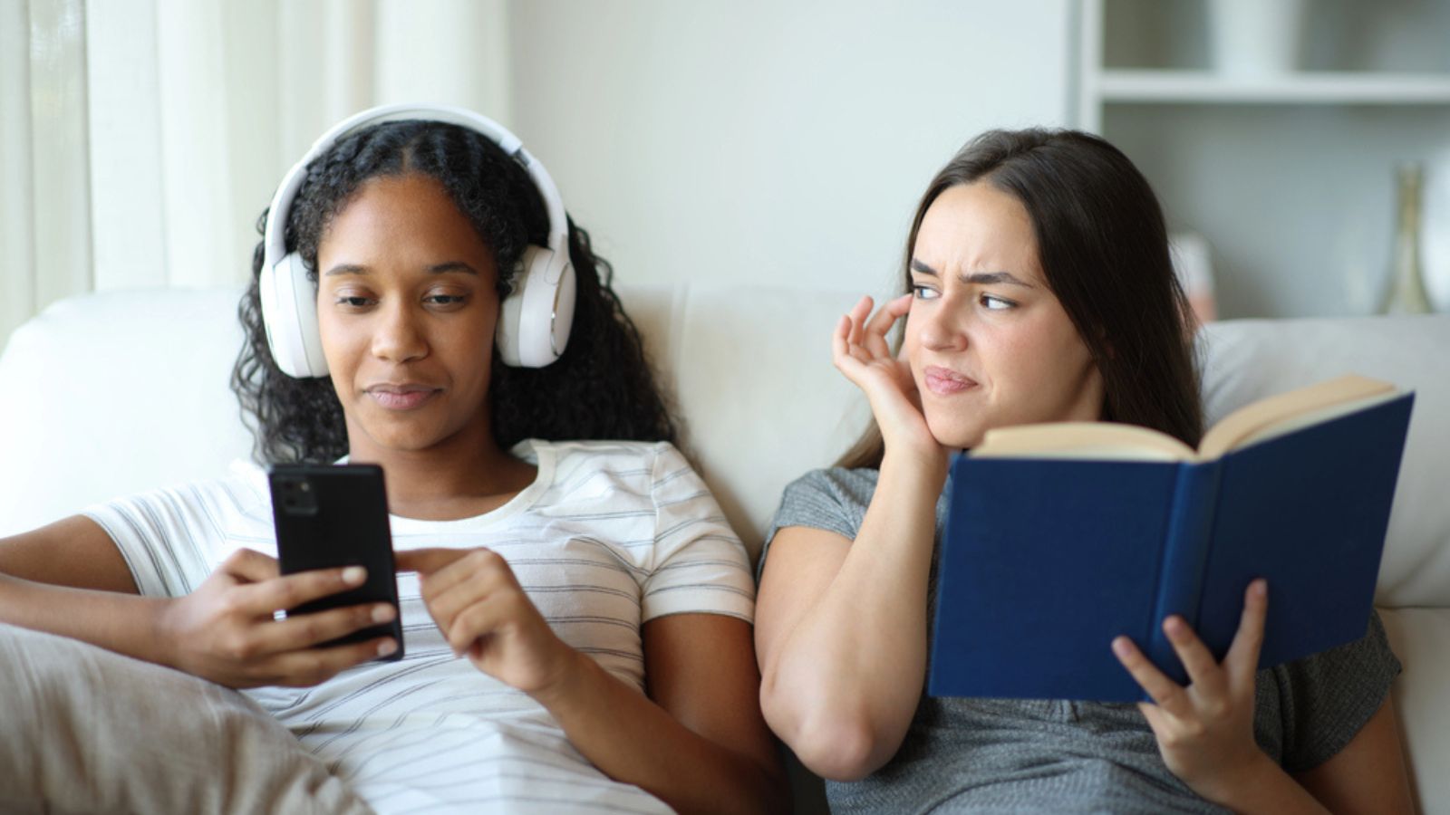 17 Surprising Behaviors Secretly Making People Judge You