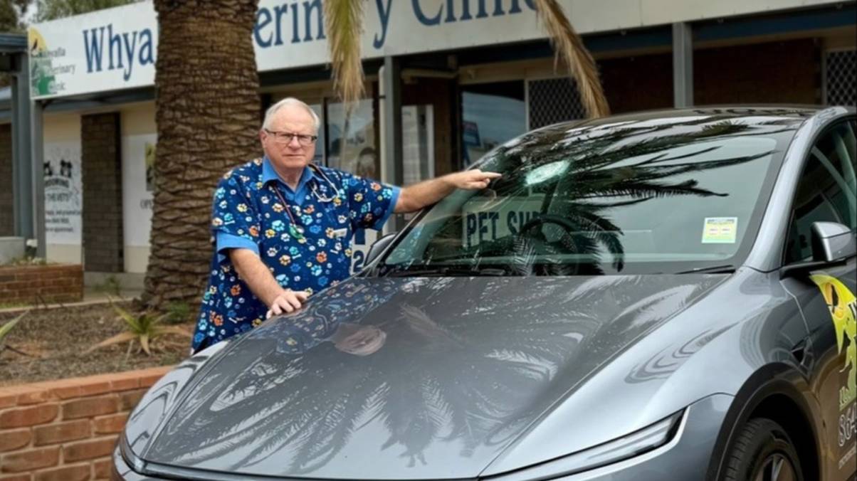 Tesla Driver’s Heart-Stopping Moment as Rare Meteorite Shatters Windscreen—What Happened Next Will Shock You