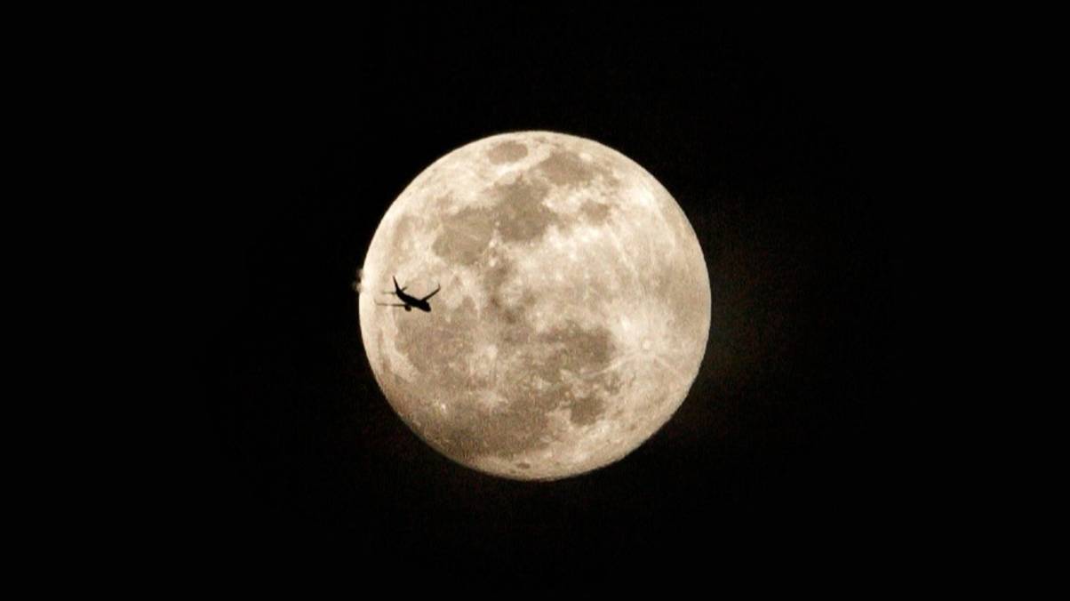 Unlock the Secrets of the Year's Most Dazzling Supermoon—Are You Ready to Witness History?