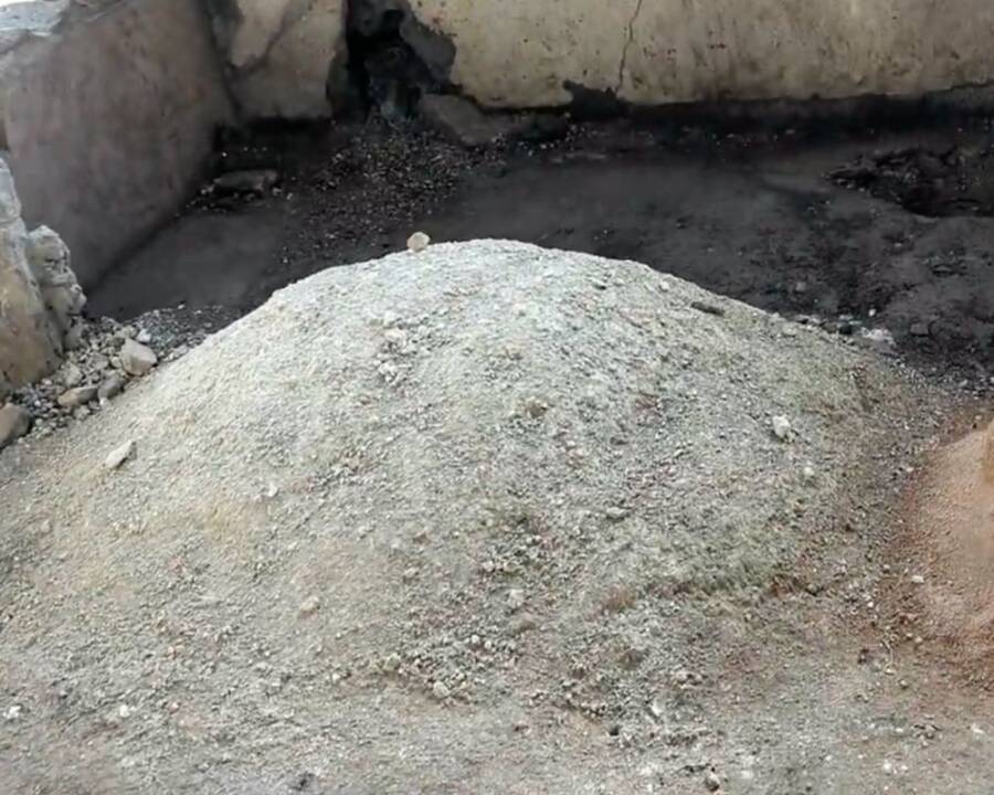 Unlocking Pompeii’s Secret: The Ancient Roman Formula for ‘Self-Healing’ Concrete Finally Revealed