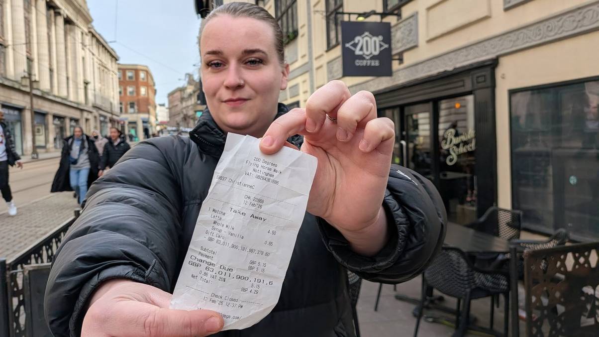 Cafe’s Surprising Move Turns Woman into World’s Richest—100,000x Elon Musk’s Fortune!