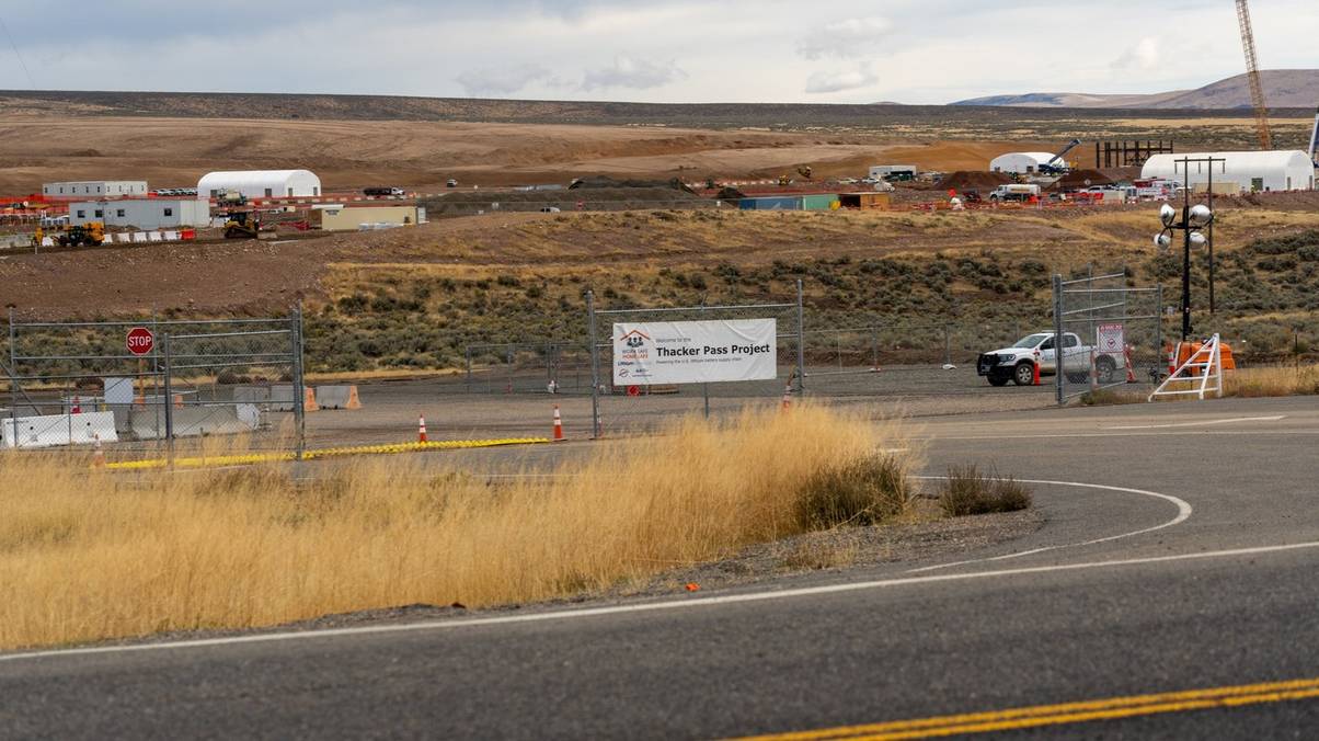 Hidden Fortune: US Unearths Trillion-Pound Treasure Trove Beneath Ancient Supervolcano