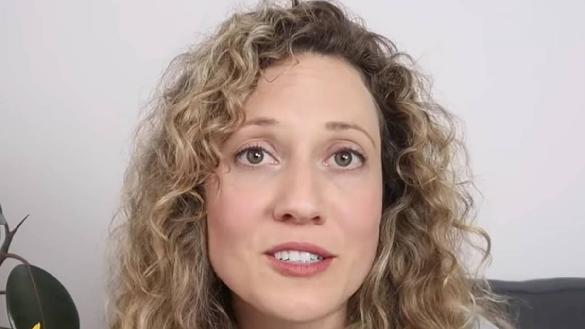 The Shocking Truth About Collagen Supplements: One Woman's Year-Long Transformation Revealed