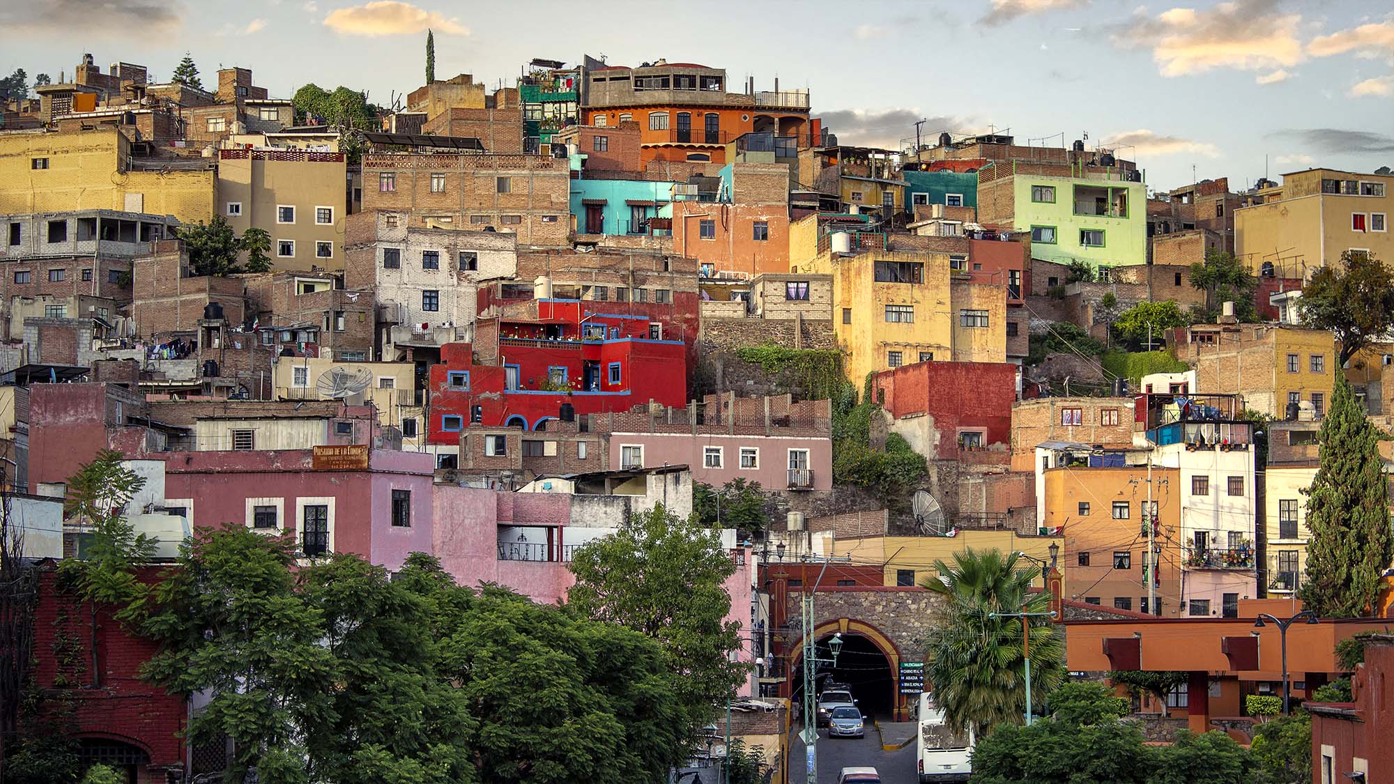 Why Are U.S. Tourists Suddenly Being Warned About Secret Dangers Lurking in Mexico?