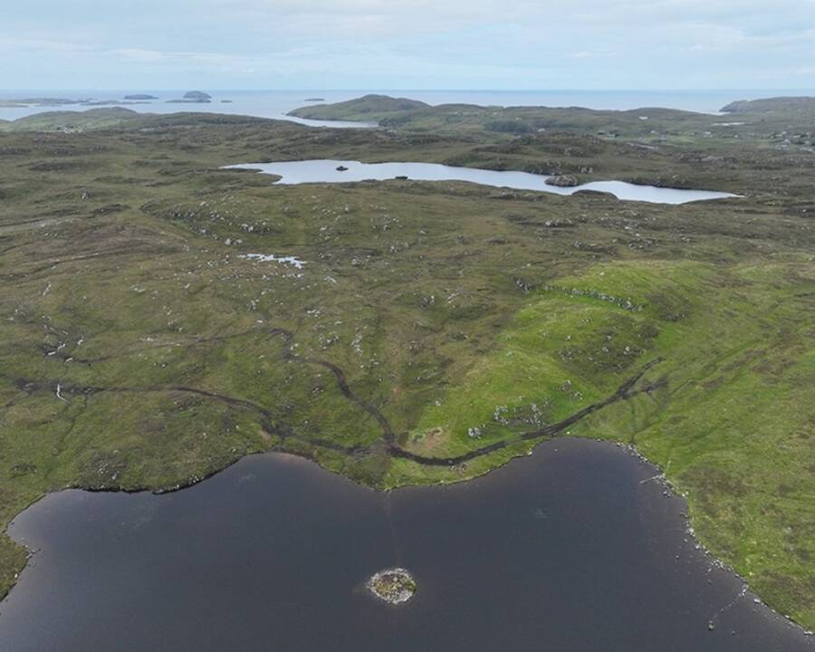 Ancient Mystery Unveiled: Scotland’s Manmade Island Predates Stonehenge by Millennia