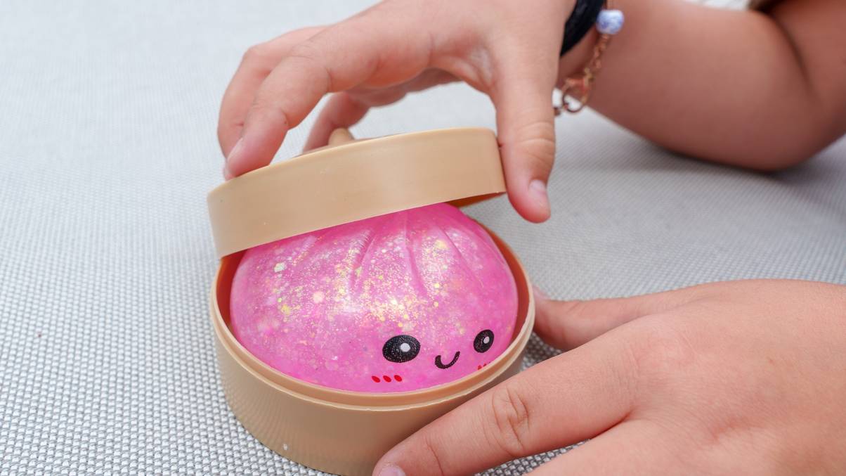 Deadly Danger Lurking Inside Your Favorite Squishy Dumpling Toy – Experts Reveal Shocking Smell You Must Never Ignore!