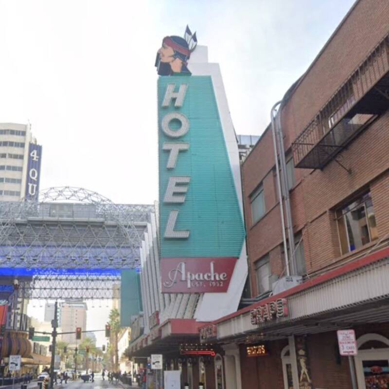 Guest's Night Turns Terrifying After Booking Las Vegas' Most Haunted Hotel—Mysterious Orbs Appear in Room