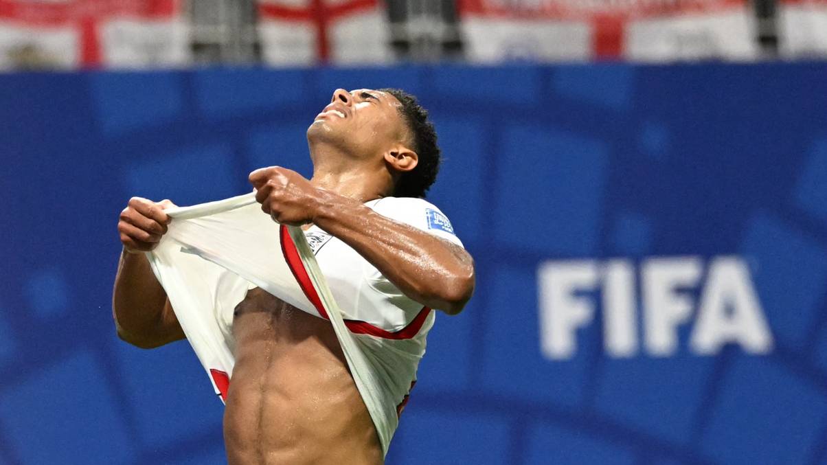 Inside the England Squad’s Battle with Oxygen: How Every Minute at Mexico’s Altitude Could Make or Break Their Game