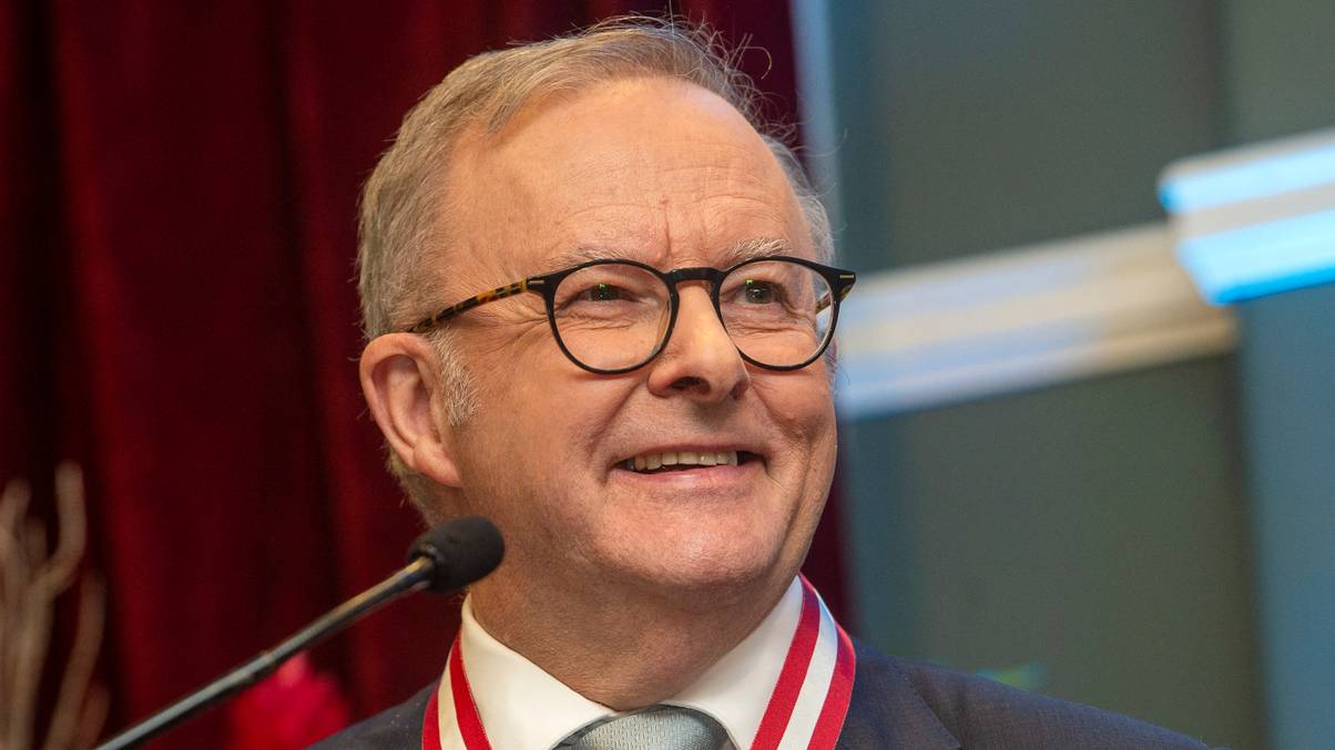 Married Australian PM Sparks Scandal with Unexpected Kylie Minogue Confession – What He Said Next Will Shock You!