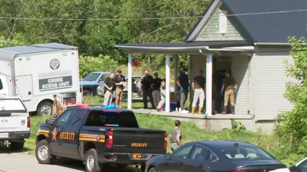 Shocking Discovery: Sixteen Children Found Living in Unimaginable, Animal-Like Conditions—What Authorities Uncovered Will Haunt You