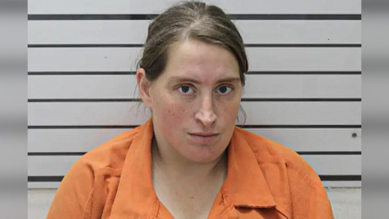Shocking Trial Unveils How a Mother Forced Her 11-Year-Old Daughter to Deliver a Secret Baby at Home Without Any Medical Help