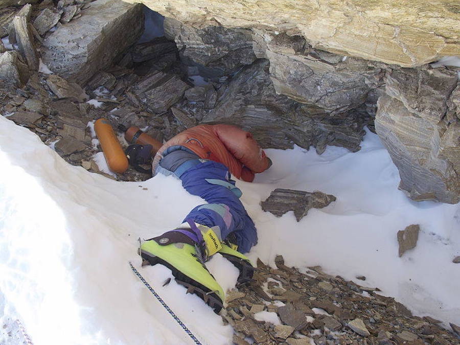 The Mysterious 'Green Boots' of Everest: Decades-Old Legend Finally Reveals a Shocking Identity.