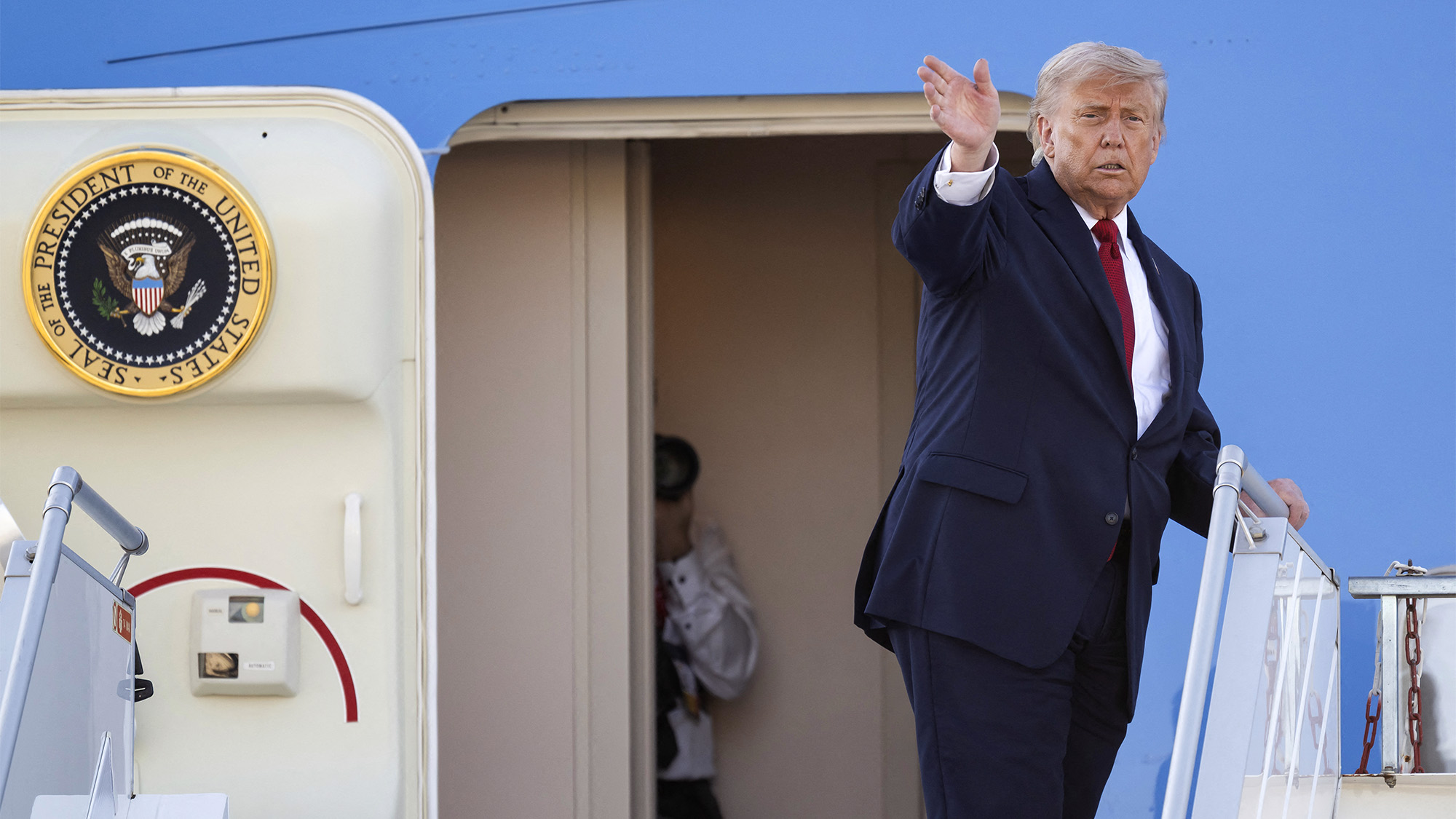 Why Is the Secret Service Desperate to Keep Trump Away From a Mysterious Qatari Jet Pack?