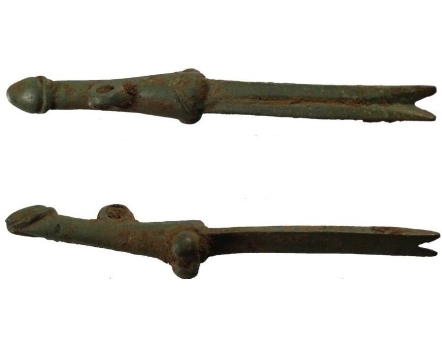 Ancient Roman Nail Cleaner with Mysterious Copper Phallus Handle Unearthed During England Highway Construction—What Secrets Does It Hold?