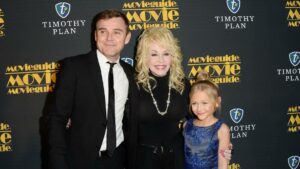 Dolly Parton's On-Screen Dad Shocks Fans With Bold Tribute—What Did He Say?