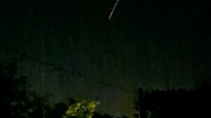 Mysterious Lights Ignite Alien Invasion Fears Across Britain—What’s Really Flying Above?