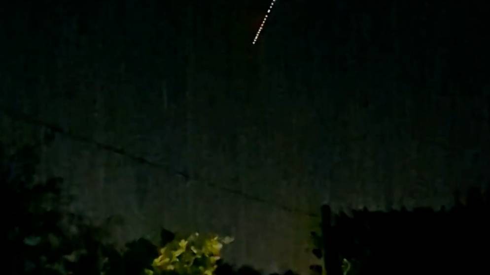 Mysterious Lights Ignite Alien Invasion Fears Across Britain—What’s Really Flying Above?