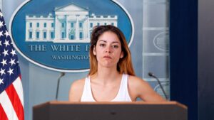 Mystery Teen From Zara’s Fitting Room Lands Unbelievable White House Role