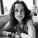 The Untold Story Behind Janeane Garofalo’s Rise to 1990s Fame Revealed