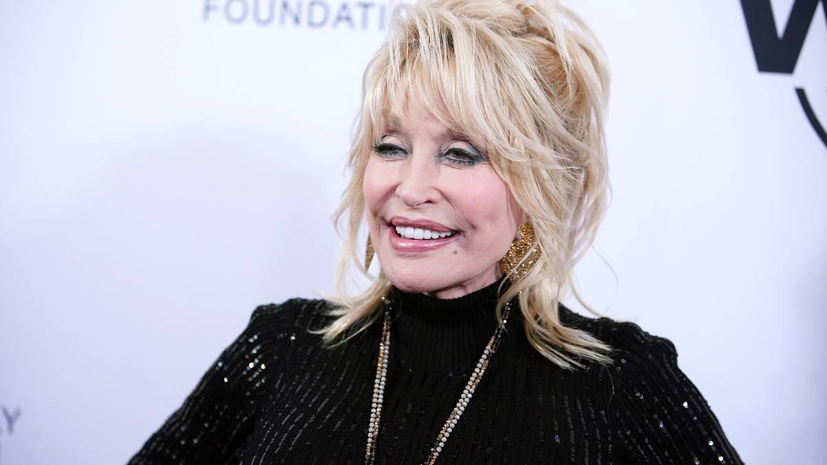 Unrevealed Struggle: Dolly Parton's Private Fight with Cancer Ends in Tragedy