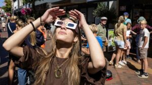 What Happens to Your Eyes After Viewing a Solar Eclipse—And When You Must See a Doctor Immediately