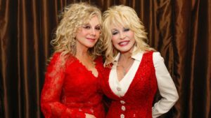 Dolly Parton's Sister Unveils the Secret Pain Behind the Star's Hidden Cancer Battle