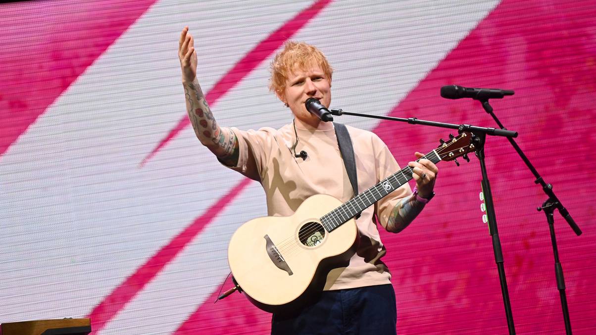 Ed Sheeran’s Cousin Drops Explosive Claim: Did the Superstar Secretly Oust Macklemore from His Tour?