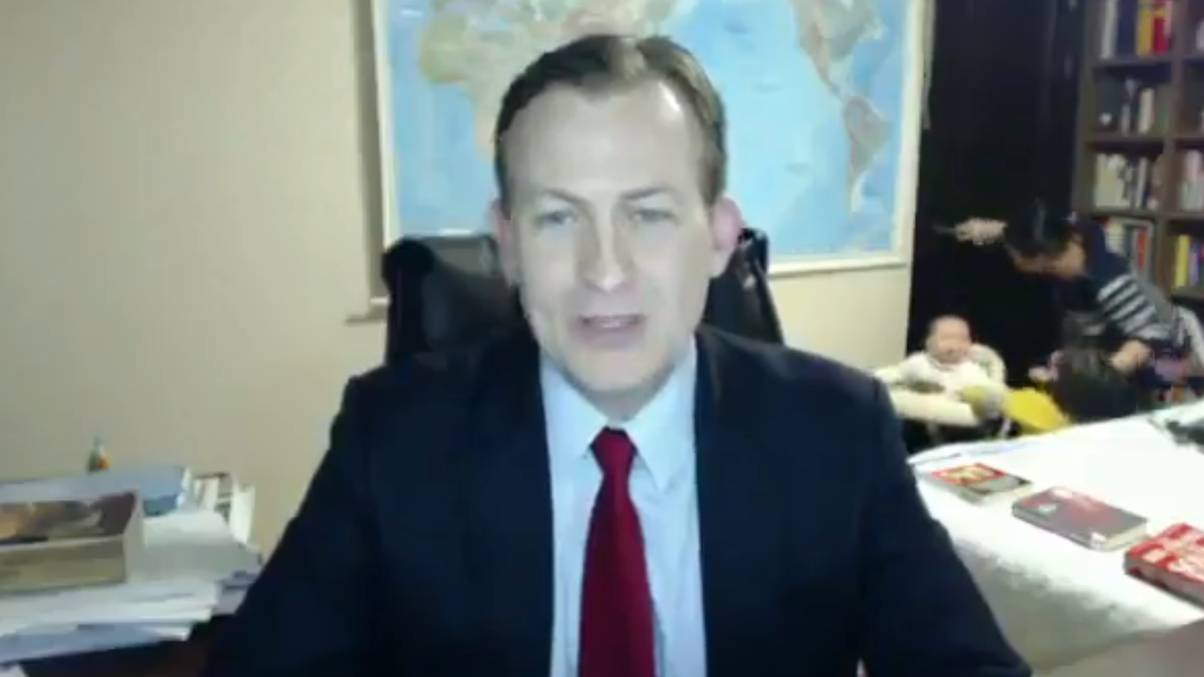 "Heartwarming Reunion: Dad Reveals Unseen Photos of Mischievous Kids Who Crashed BBC Interview a Decade Ago"