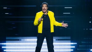 Lionel Richie's Mysterious Health Scare: Singer Rushed to ICU After Sudden Illness Post-Show
