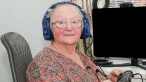 Meet the 78-Year-Old ‘Grumpy Gran’ Shattering Records and Redefining Fortnite Fame!