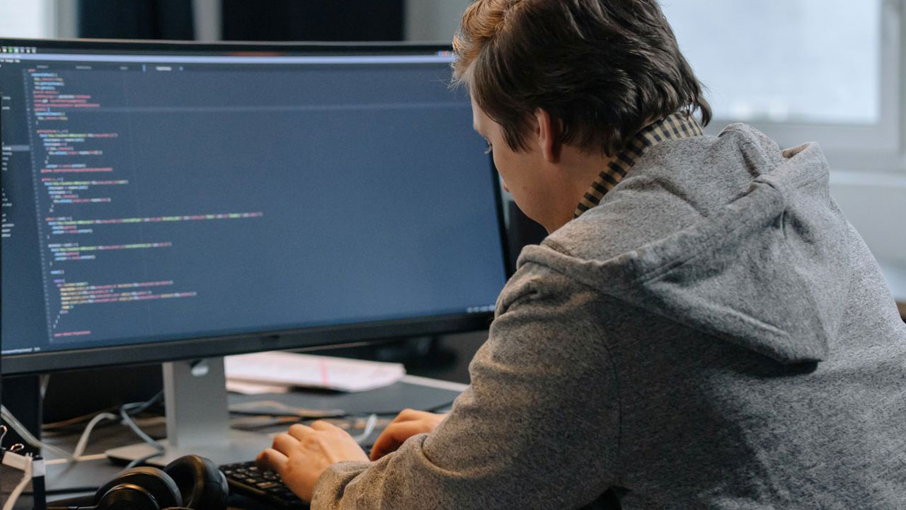 Tech Whiz's Shocking Router Blunder Uncovered—But His Wild Cover-Up Unravels Even Faster!