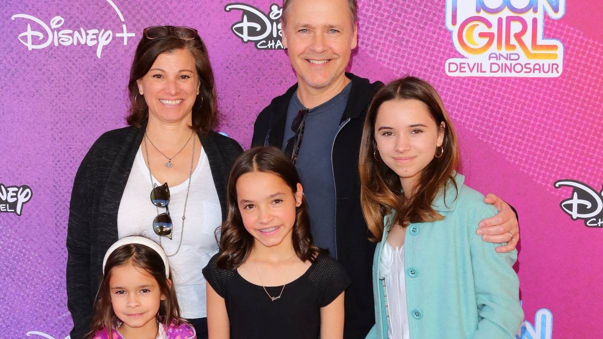 Tragedy Strikes Hollywood: The Heartbreaking Loss of Chad Lowe and Kim Painter’s Daughter at 13