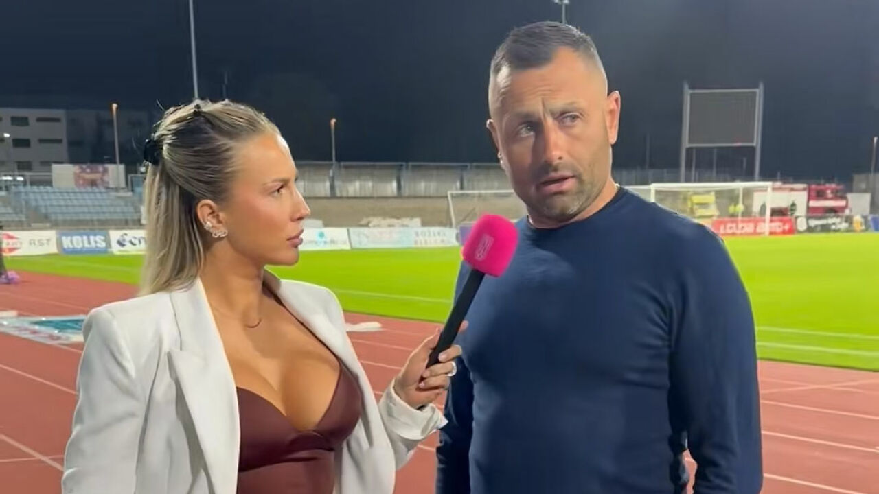 Coach’s Bizarre Interview Tactic Sparks Viral Frenzy—What Was He Hiding?