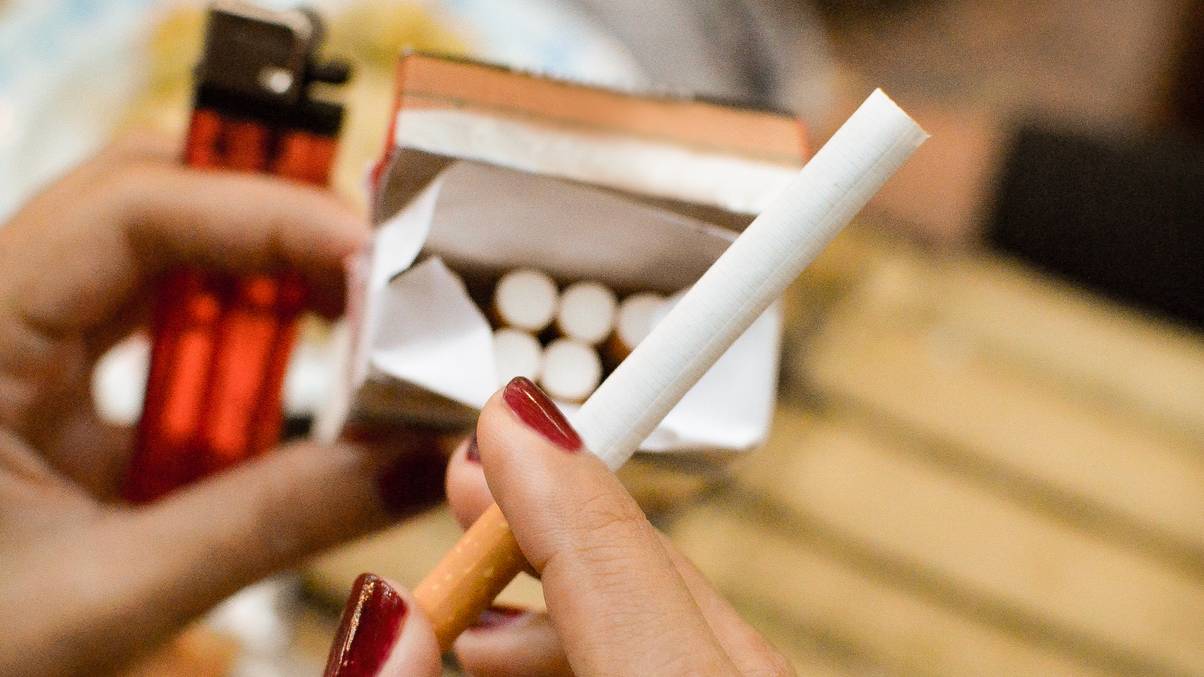 Doctor Reveals Shocking Truth: Which Is Really More Harmful—Vape Smoke or Cigarette Smoke?
