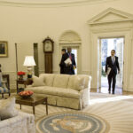 Inside the Oval Office Showdown: Shocking Photos Reveal Stark Differences Between Obama and Trump's Presidencies