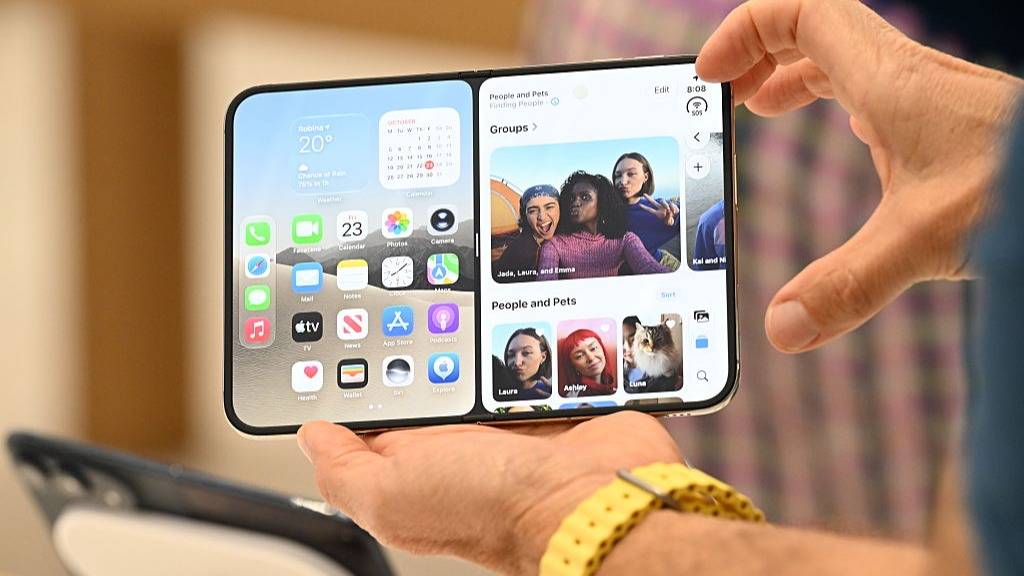 iPhone Duo Owner Shocked as Screen Cracks Mysteriously After Less Than 20 Uses—Is Your New Phone at Risk?