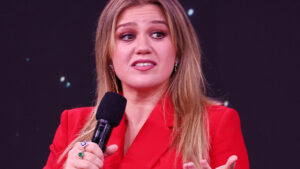 Kelly Clarkson Confronts Brooklyn Boutique in Fiery Showdown Over Shocking Assumption About Her Wealth