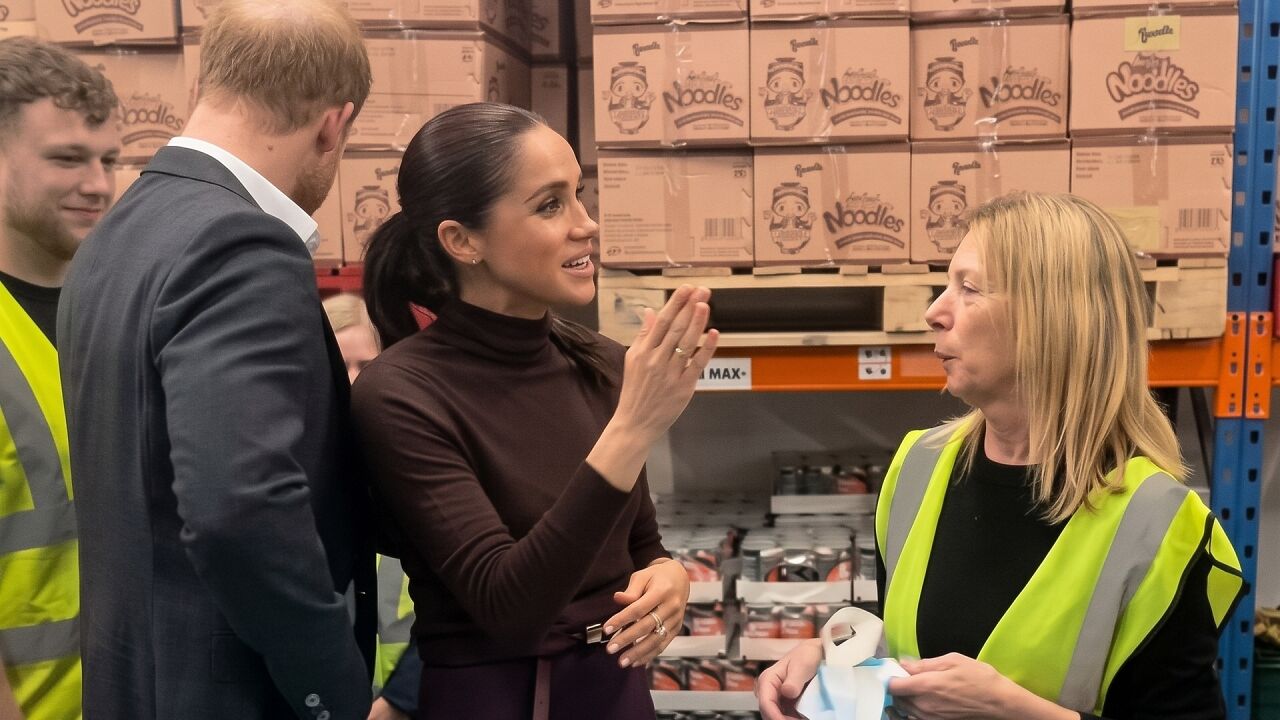 Meghan Markle Faces Unexpected Backlash During Food Bank Visit—Volunteer’s Bold Response Sparks Controversy