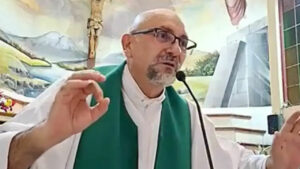 Shock and Mystery: Priest’s Haunting Last Words Emerge After Crucifix Falls During Live Mass—Church Finally Speaks Out