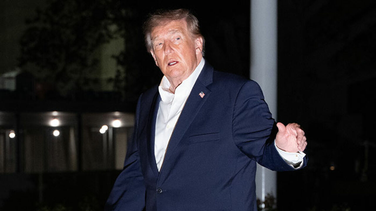 The Shocking Feud Over Trump’s Air Force One Walk: What the White House Isn’t Telling You